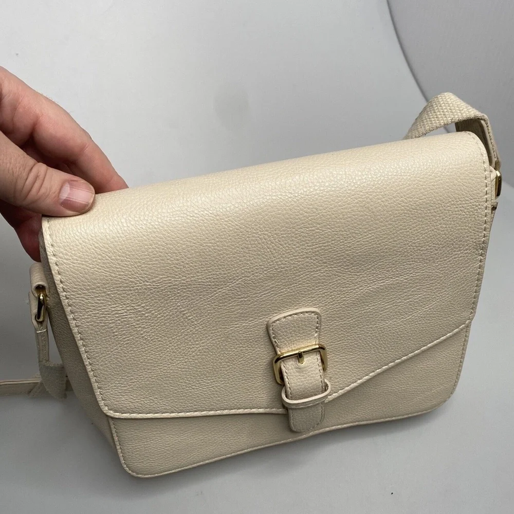 Forever 21 Small Ivory Off-white Crossbody Bag Vegan Leather Purse - Picture 10 of 10